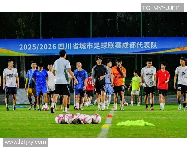 成都足球队中路突破战术解析与实战应用探讨